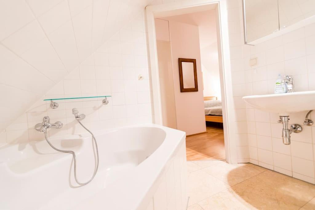Luxurious Maisonette Apartment At The Heart Of เวียนนา ภายนอก รูปภาพ